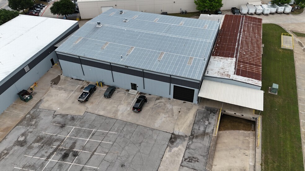 More Photos Of 1716 Shady Oaks Dr, Denton Warehouse For Lease