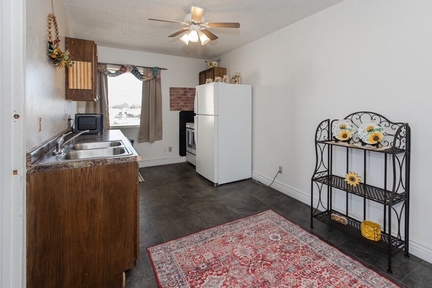 More Photos Of 1502 E Fulton St, Garden City Apartments For Sale