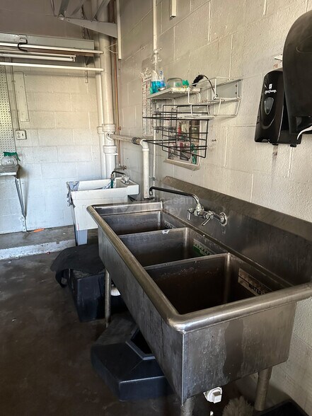 More Photos Of 153 Benedict Ave, Norwalk General Retail For Sale