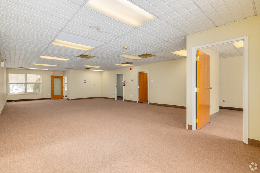 More Photos Of 100-1000 Birchfield Dr, Mount, Mount Laurel Unknown For Lease