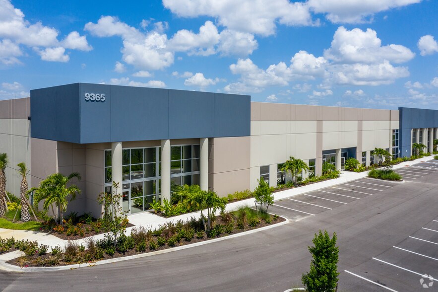 More Photos Of 9353 Laredo Ave, Fort Myers Unknown For Lease