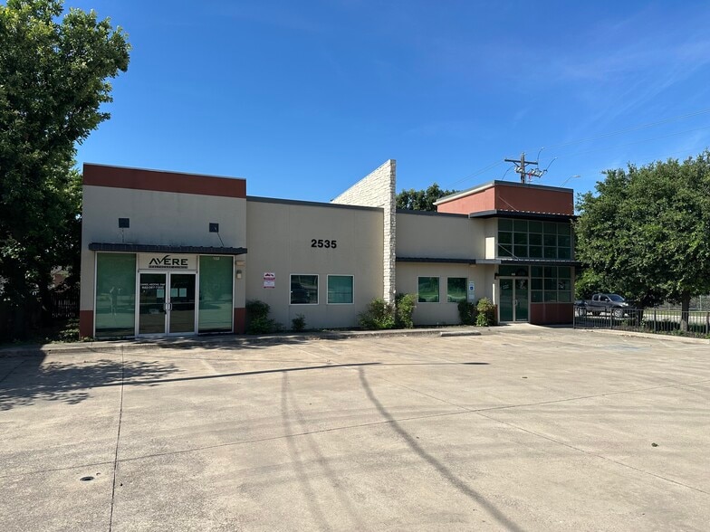 Primary Photo Of 2535 Charlotte St, Denton Medical For Lease