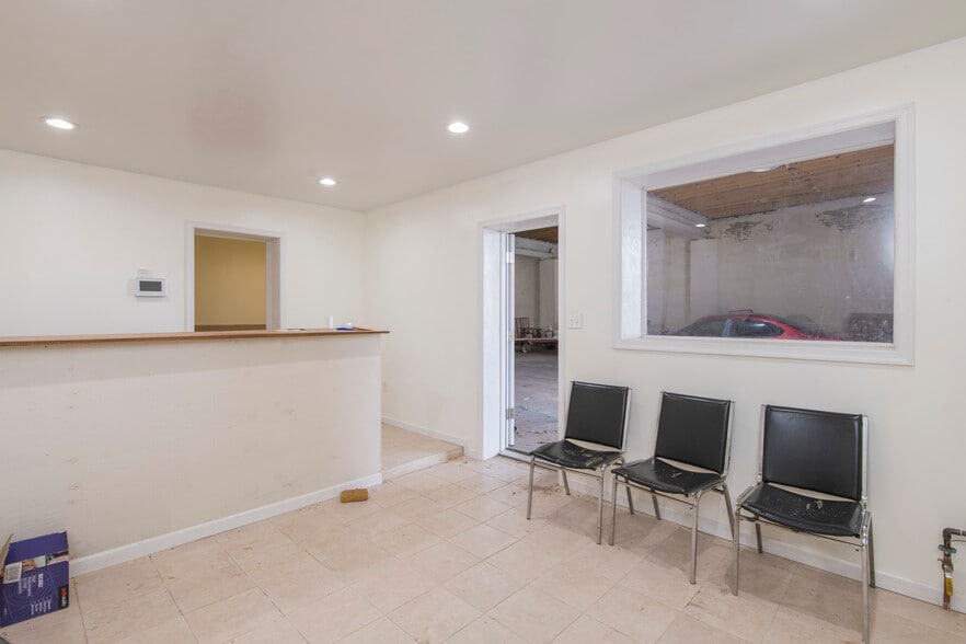 More Photos Of 4233-37 Park, Philadelphia Light Distribution For Sale