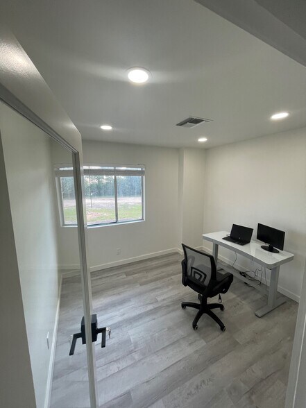 More Photos Of 1202 Lakeway Dr, Lakeway Office For Lease