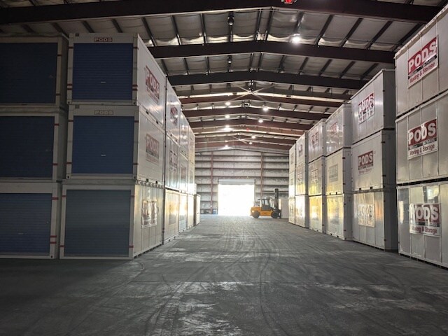 More Photos Of 4050-4060 Louis Ave, Holiday Warehouse For Lease