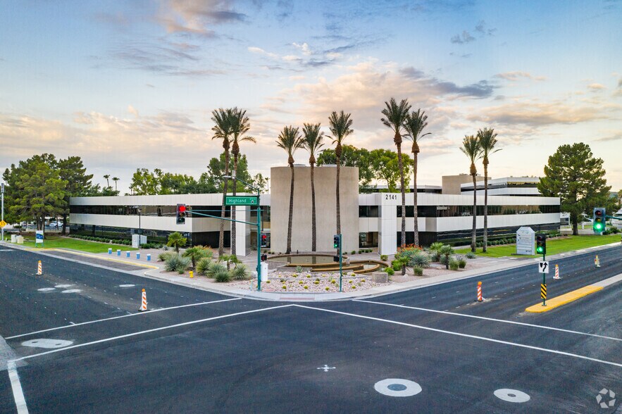 More Photos Of 2141 E Highland Ave, Phoenix Office For Lease