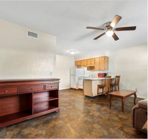 More Photos Of 150-221 SE Sundial Pl, Lake City Apartments For Sale