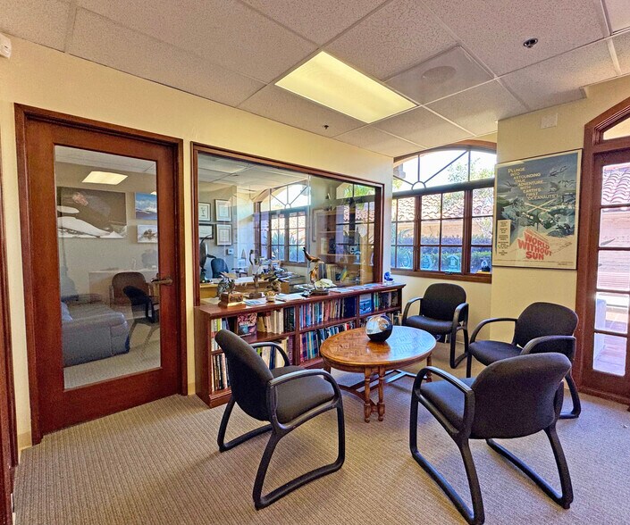 More Photos Of 1525 State St, Santa Barbara Serviced Offices For Sale