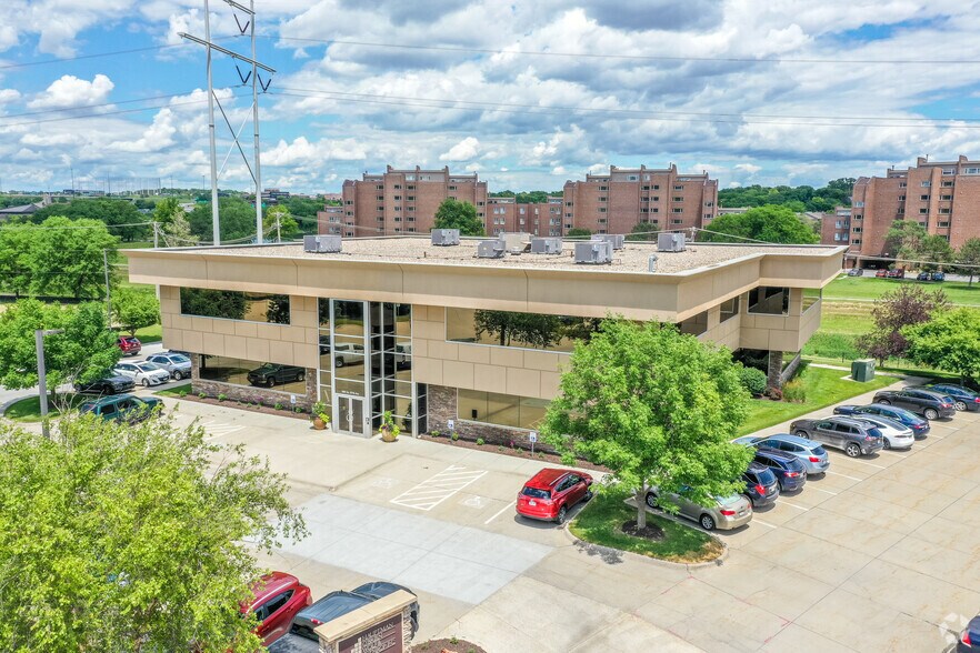 More Photos Of 1005 S 107th Ave, Omaha Loft Creative Space For Lease