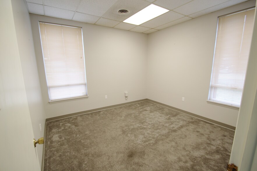 More Photos Of 924 Seville Rd, Wadsworth Warehouse For Sale