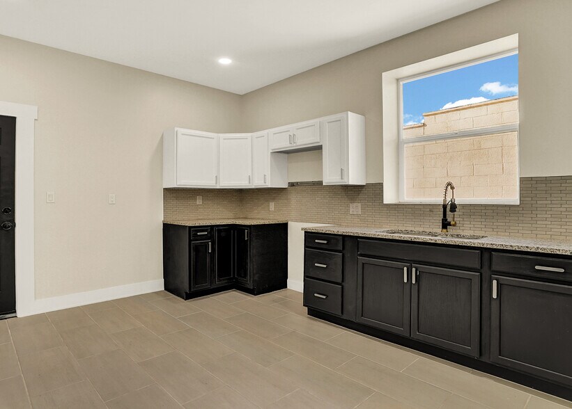 More Photos Of 1710 Montana Ave, El Paso Office For Sale