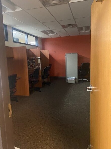 More Photos Of 1696 Greenview Dr SW, Rochester Office For Lease