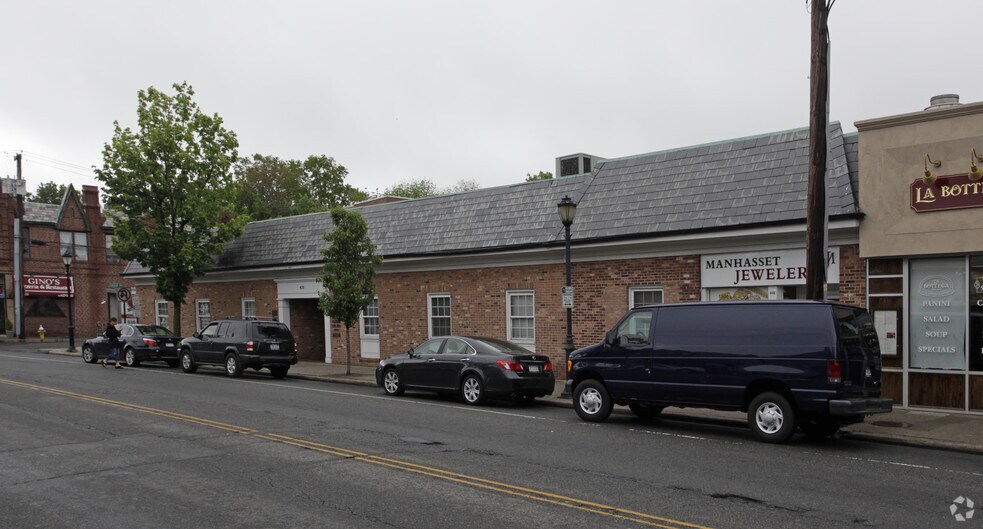 More Photos Of 446-450 Plandome Rd, Manhasset Medical For Lease