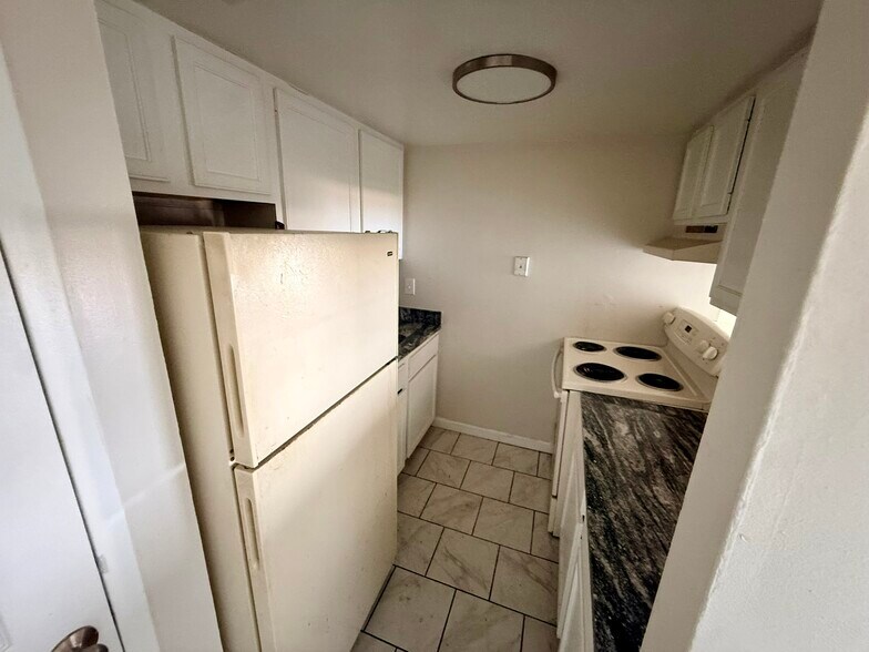 More Photos Of 911-913 Rogers Pl, Cincinnati Apartments For Sale