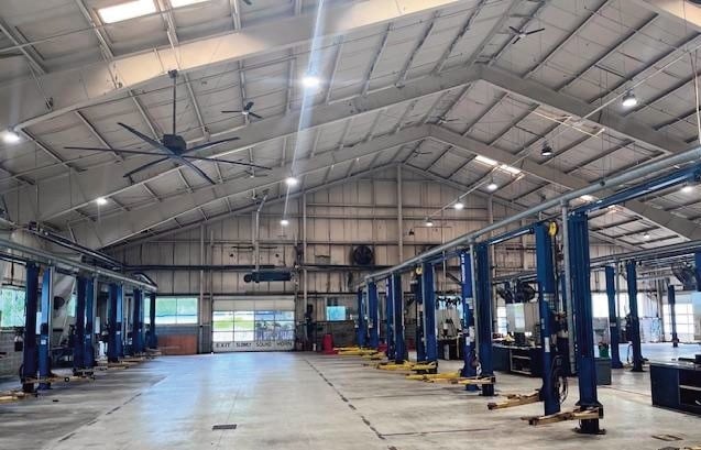 More Photos Of 18 Cindy Ln, Tinton Falls Auto Dealership For Lease