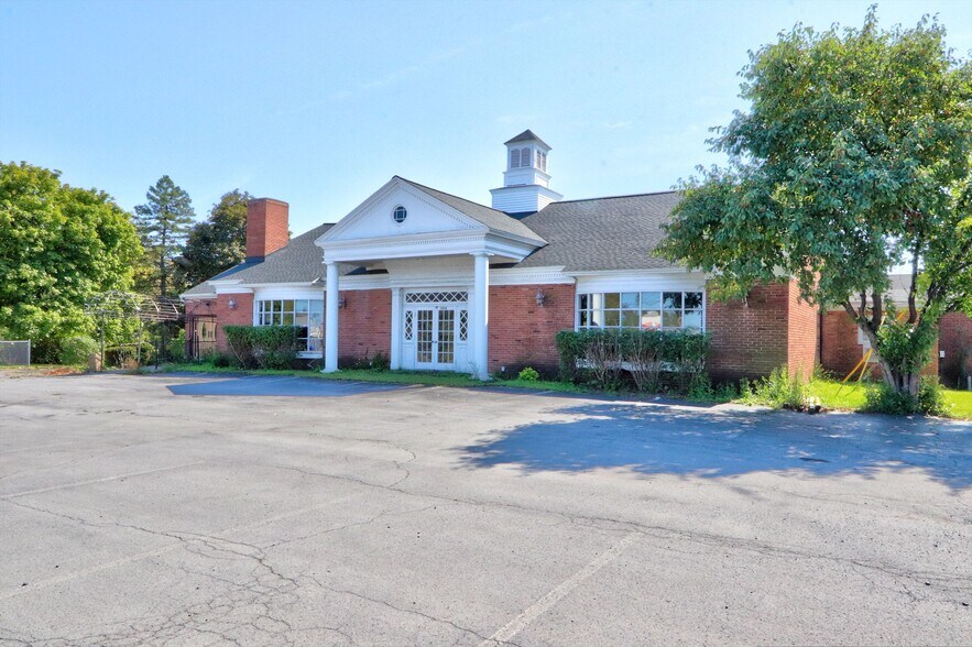 More Photos Of 1978 Route 5 & 20, Waterloo Township Restaurant For Lease