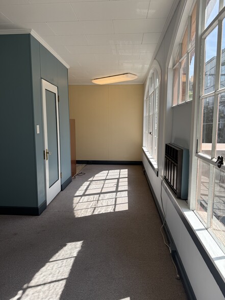 More Photos Of 29 Moss St, San Francisco Warehouse For Sale