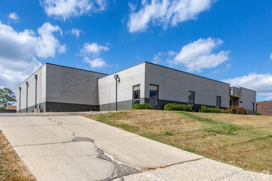 More Photos Of 7989 S Suburban Rd, Centerville Warehouse For Lease