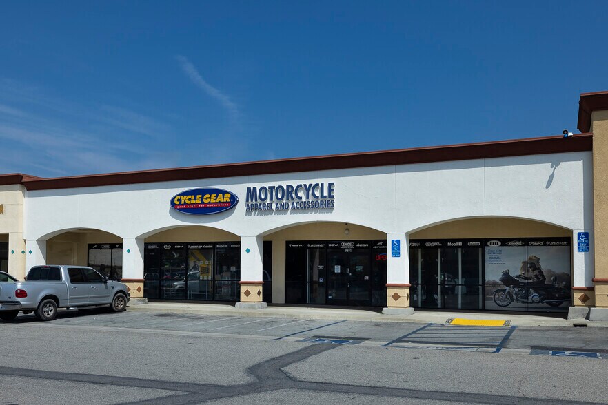 More Photos Of 422 S Azusa Ave, Azusa Unknown For Lease