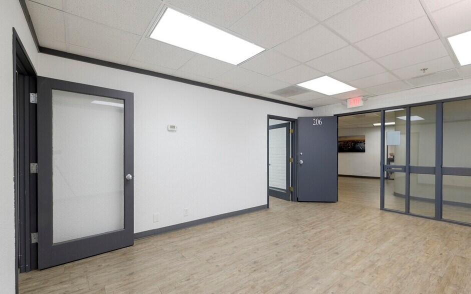 More Photos Of 5060 N 19th Ave, Phoenix Office For Sale
