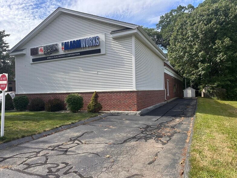 More Photos Of 637 Front St, Chicopee Freestanding For Sale