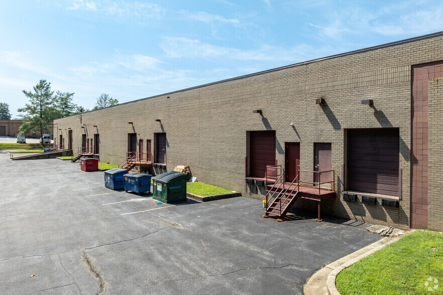 More Photos Of 9017 Mendenhall Ct, Columbia Flex For Sale