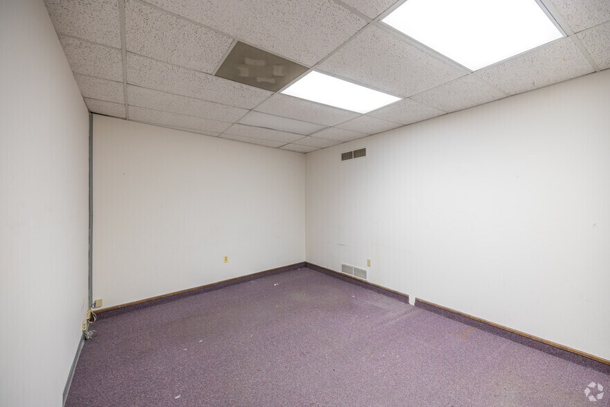 More Photos Of 281 Main St, Fitchburg Storefront Retail Office For Sale