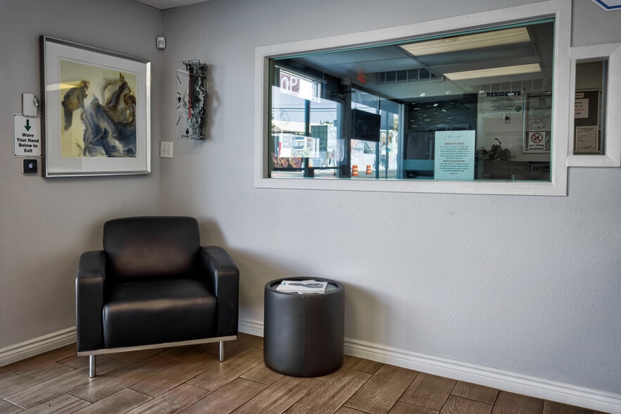 More Photos Of 200 S 8th St, Las Vegas Apartments For Sale