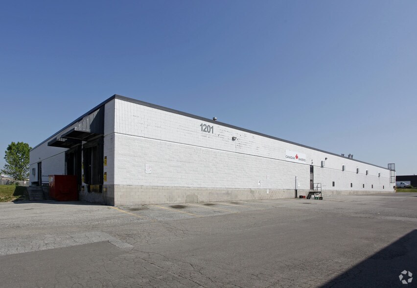 More Photos Of 1201 Fewster Dr, Mississauga Manufacturing For Lease