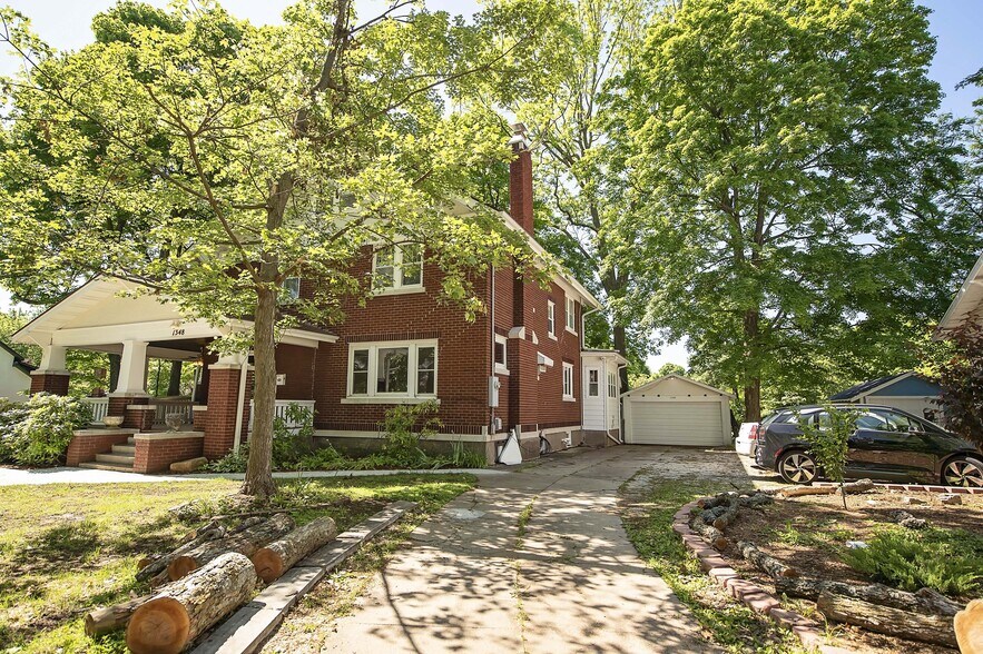 More Photos Of 1348 E Cherry St, Springfield Office For Lease