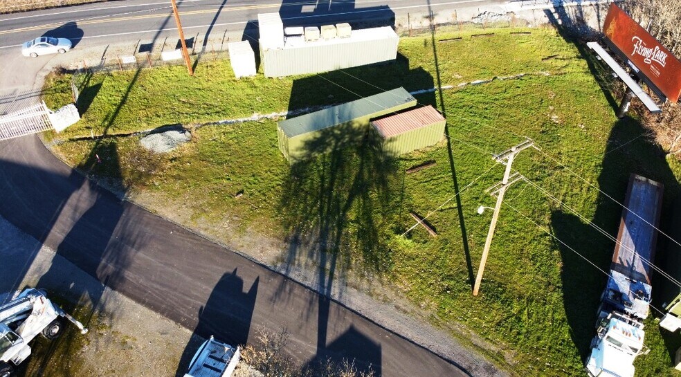 More Photos Of 2660 NW Vine St, Grants Pass Manufacturing For Sale