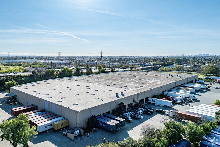 More Photos Of 9935 Beverly Blvd, Pico Rivera Distribution For Lease