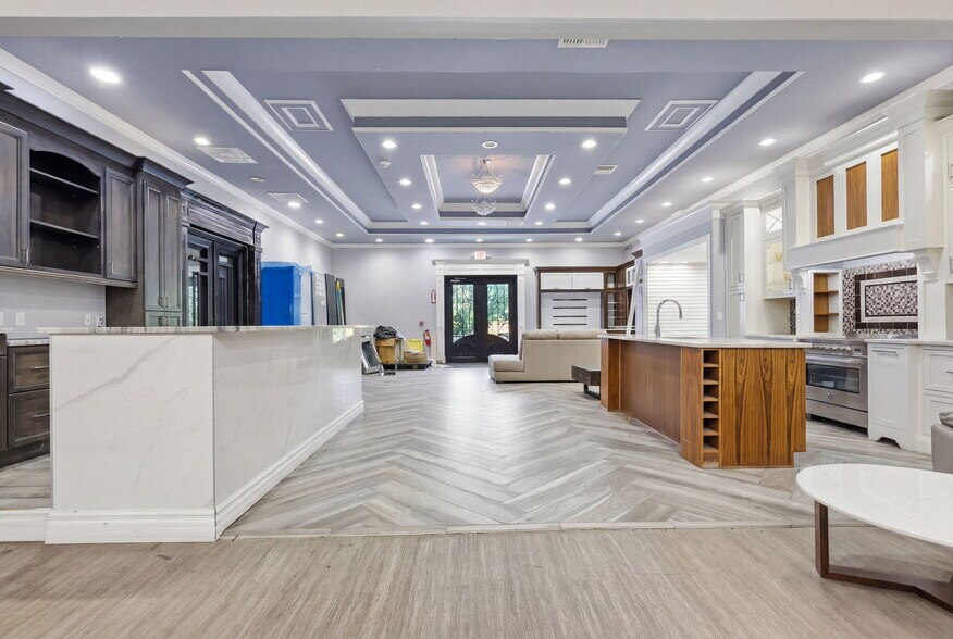More Photos Of 17 Sweetmans Ln, Manalapan Township Freestanding For Lease