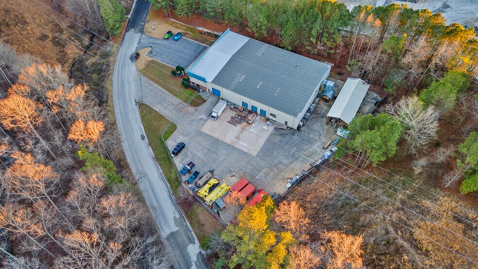 More Photos Of 91 W Hightower Dr, Dawsonville Warehouse For Sale