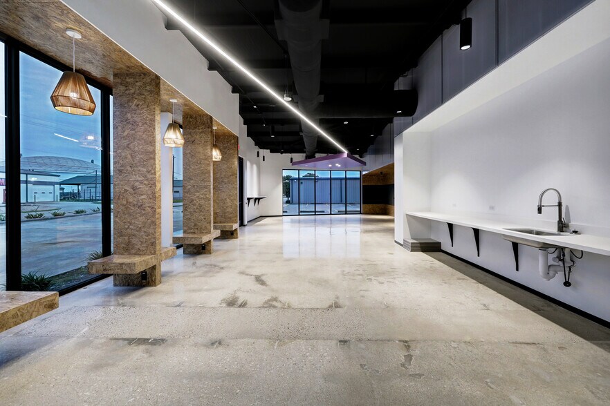 More Photos Of 1410 Brittmoore Rd, Houston Unknown For Lease