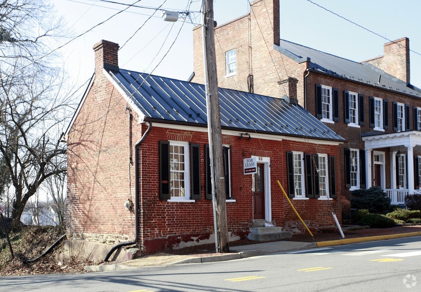 More Photos Of 23 E Market St, Leesburg Loft Creative Space For Lease