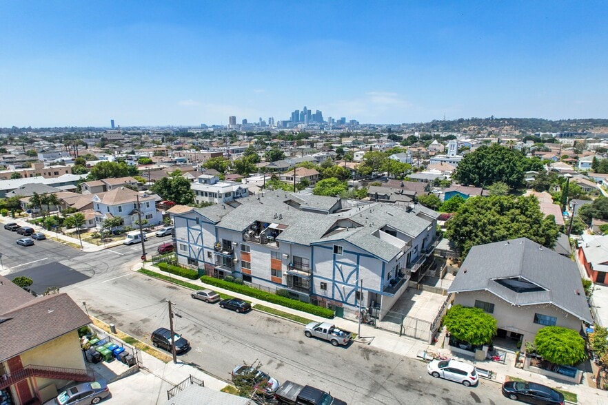 More Photos Of 2505 Hancock St, Los Angeles Apartments For Sale
