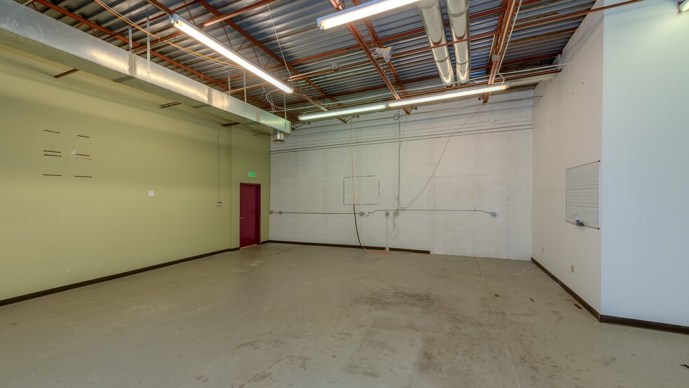 More Photos Of 530 Compton St, Broomfield Flex For Lease