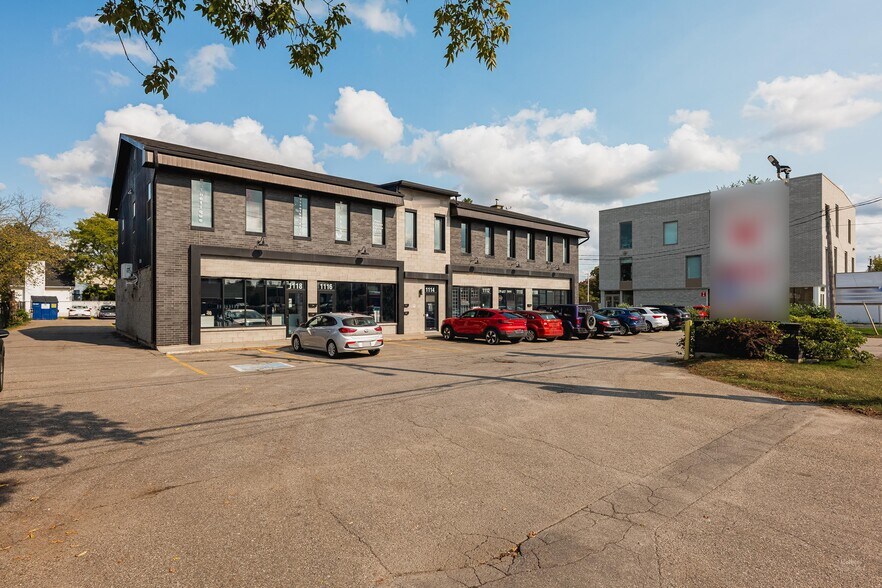 More Photos Of 1108-1118 Blvd du Curé-Labelle, Blainville Storefront For Sale