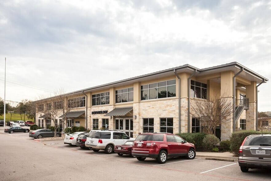 More Photos Of 1008 Ranch Road 620 S, Lakeway Office For Lease