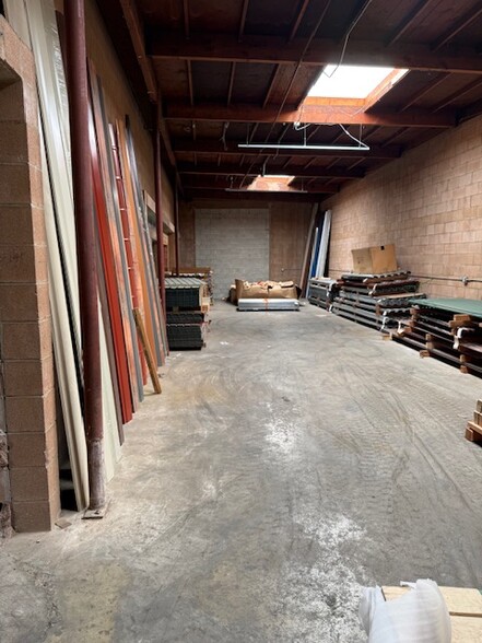More Photos Of 15527 Vermont Ave, Paramount Warehouse For Lease