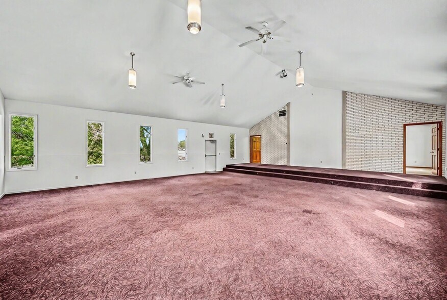 More Photos Of 15924 PA-407 Sr, Fleetville Office For Sale