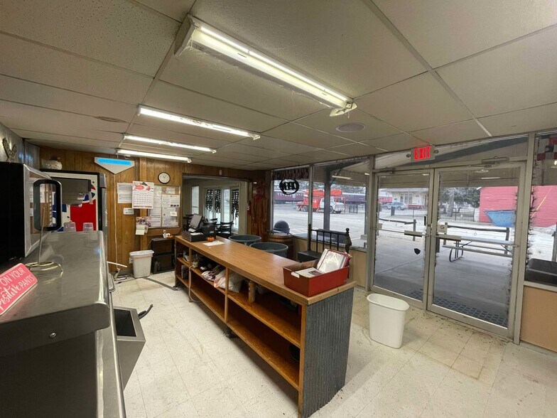 More Photos Of 100 SE 5th St, Abilene Flex For Lease