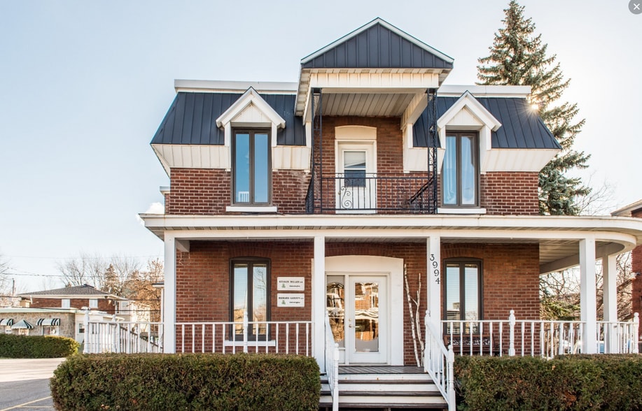 More Photos Of 3994 Boul Saint-Martin O, Laval Storefront Retail Residential For Sale