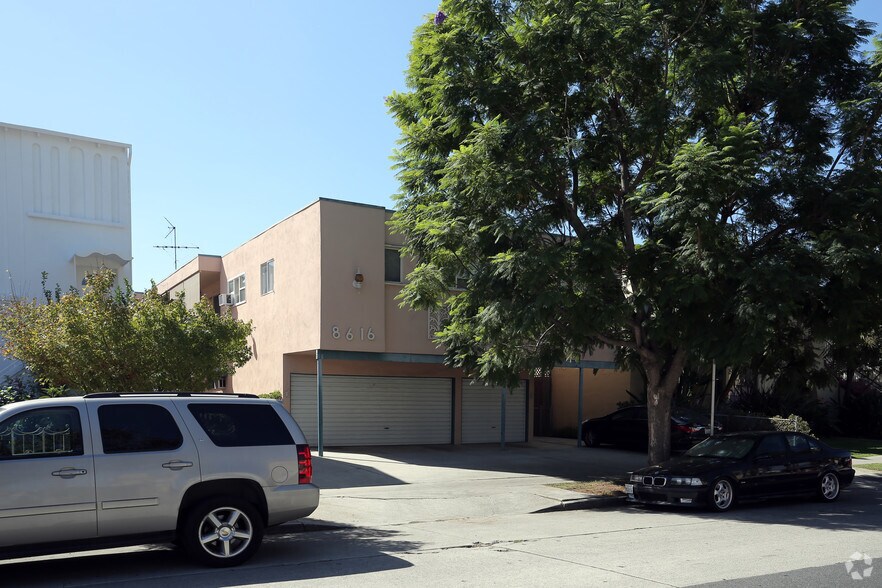More Photos Of 8616 Gregory Way, Los Angeles Apartments For Sale