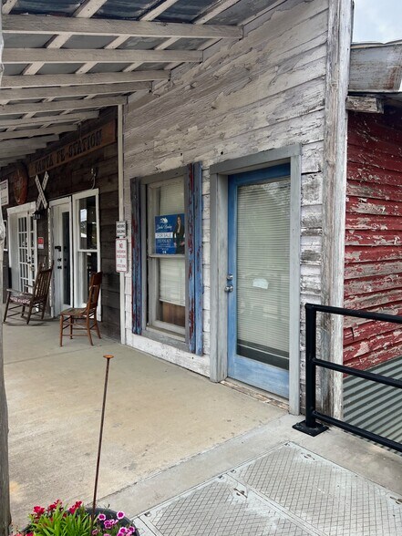 More Photos Of FM 1514, Coldspring Storefront Retail Office For Sale