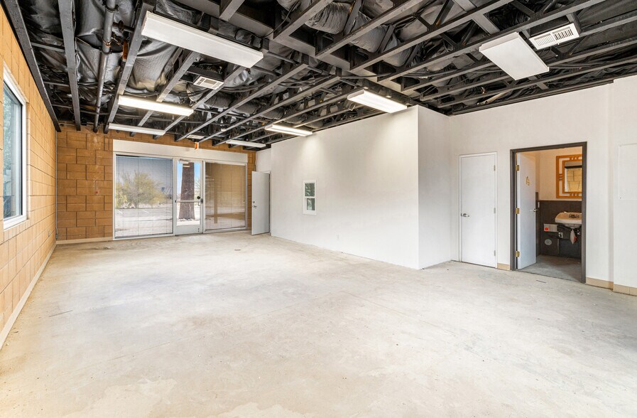 More Photos Of 3301 Micro Pl, Palm Springs Manufacturing For Lease