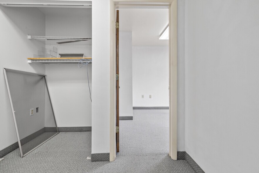 More Photos Of 5875-5881 Allentown Rd, Suitland Office For Sale