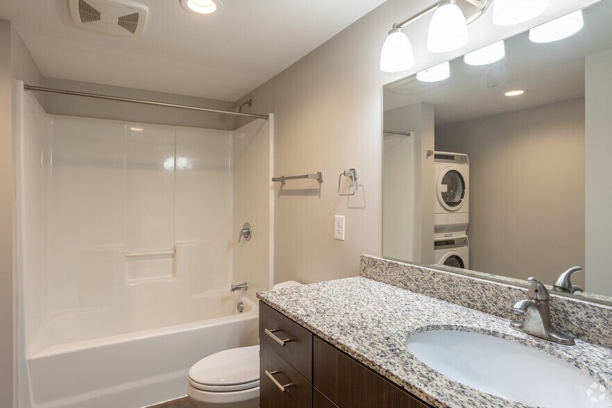 More Photos Of 717 Locust St, Des Moines Apartments For Lease