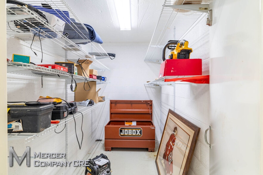 More Photos Of 10108 NW 10th St, Yukon Warehouse For Sale